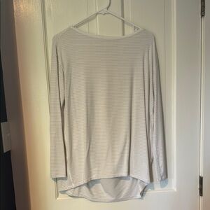 Lululemon “back in action” shirt EUC